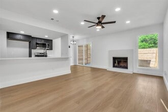 2644 Gwendolyn Ln in Austin, TX - Building Photo - Building Photo