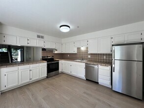 41 Village Pkwy in Napa, CA - Building Photo - Building Photo