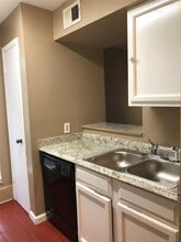 10075 Westpark Dr in Houston, TX - Building Photo - Building Photo
