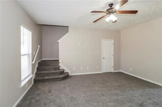 6208 Shenfield Ln in Union City, GA - Building Photo - Building Photo