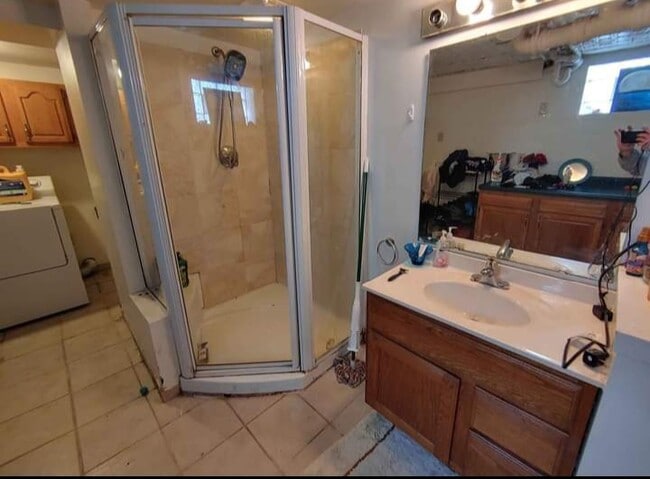 2137 S Taylor Dr, Unit 101 in Sheboygan, WI - Foto de edificio - Building Photo