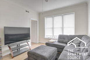 3040 N Ashland Ave, Unit 3 in Chicago, IL - Building Photo