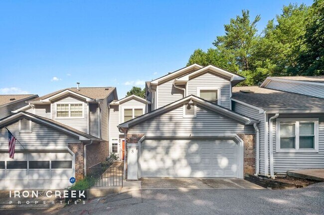 8 Briar Knoll Ct in Asheville, NC - Building Photo - Building Photo