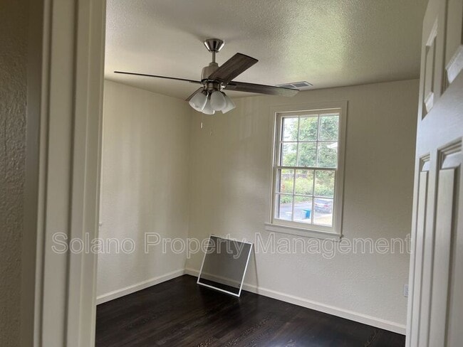 132 Calhoun St in Vallejo, CA - Building Photo - Building Photo