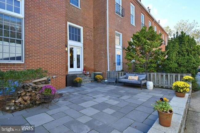 property at 815 S Sharp St