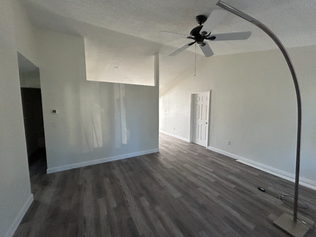 7448 Mitchell Ranch Rd in New Port Richey, FL - Building Photo - Building Photo