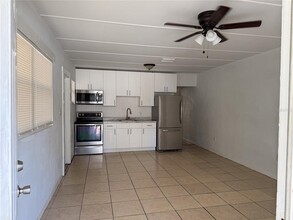 9801 N 11th St in Tampa, FL - Building Photo - Building Photo