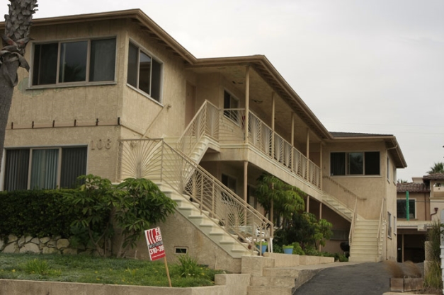 106 Vista Del Mar in Redondo Beach, CA - Foto de edificio