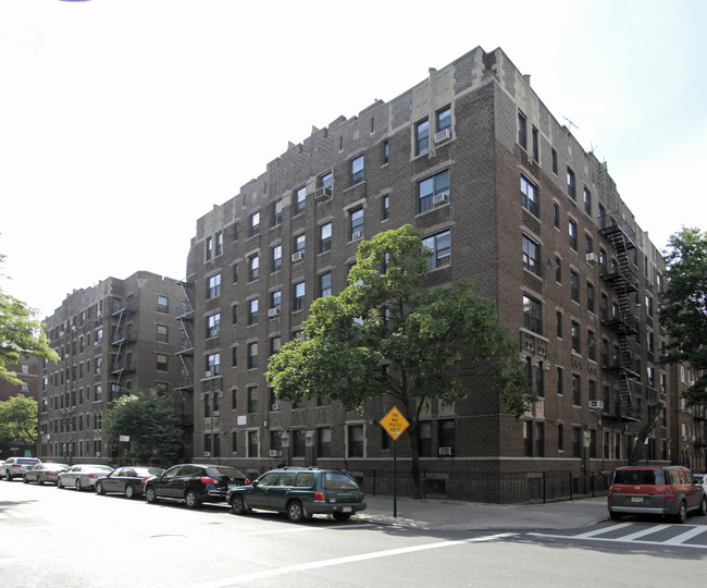 1800 Albemarle Rd in Brooklyn, NY - Building Photo - Building Photo