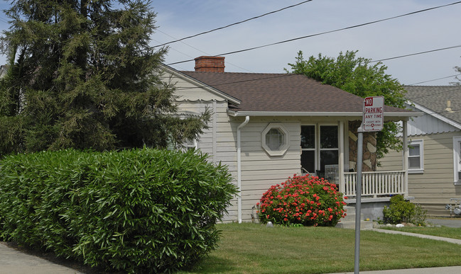 1924 Almond Ave in Walnut Creek, CA - Building Photo - Building Photo