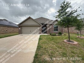1137 Junegrass Ln in Crowley, TX - Building Photo