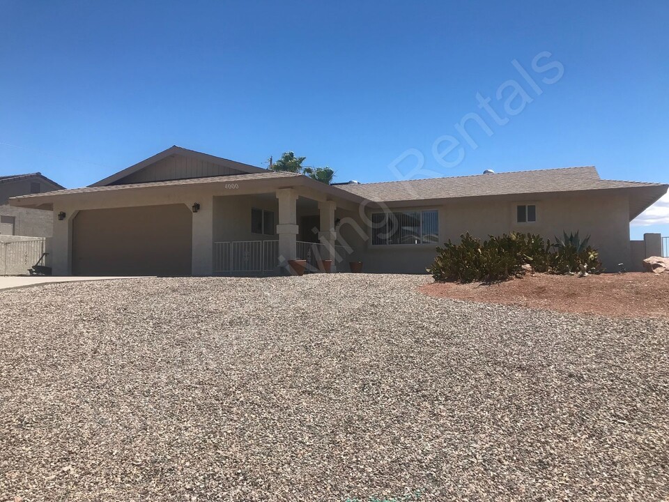 4000 Bluegrass Dr in Lake Havasu City, AZ - Building Photo