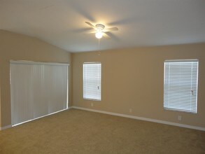 2248 Roanoke Springs Dr in Ruskin, FL - Building Photo - Building Photo