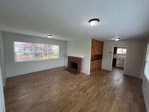 323 Tognazzini Ave in Guadalupe, CA - Building Photo - Building Photo