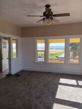 2962 Wintel Rd S in Jefferson, OR - Building Photo - Building Photo