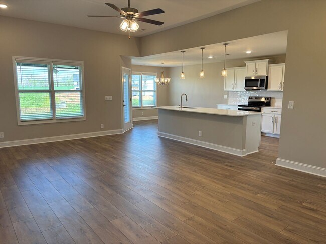 771 Emma Dean Ct in Clarksville, TN - Foto de edificio - Building Photo