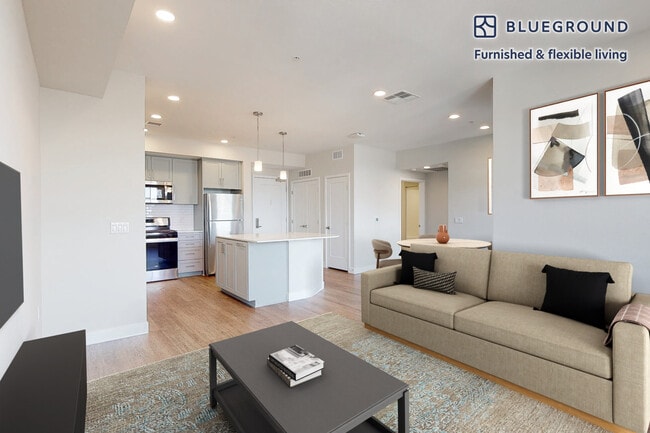825 S Myrtle Ave in Monrovia, CA - Building Photo - Building Photo