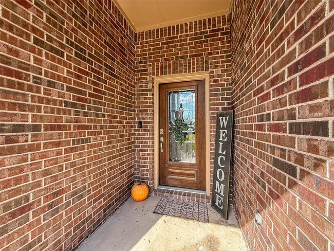 property at 2513 Kaman Ln