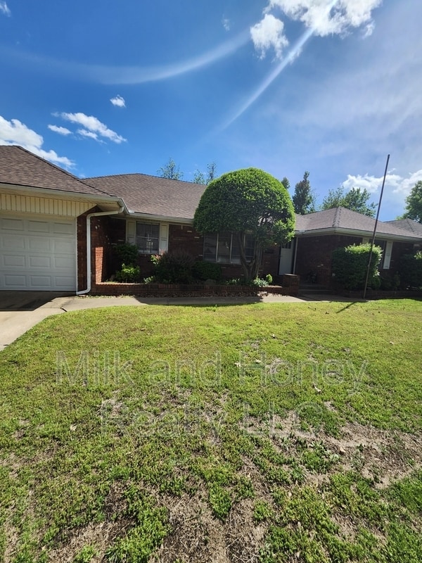 property at 3004 Kent Dr