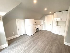 953 Montclair Ave in Hamilton, ON - Building Photo - Building Photo