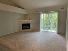 54336 E Annsbury Cir in Shelby Township, MI - Building Photo - Building Photo