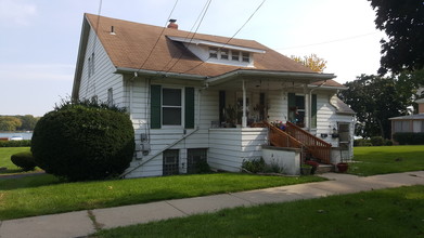 Riverside Apartments in Trenton, MI - Foto de edificio - Building Photo