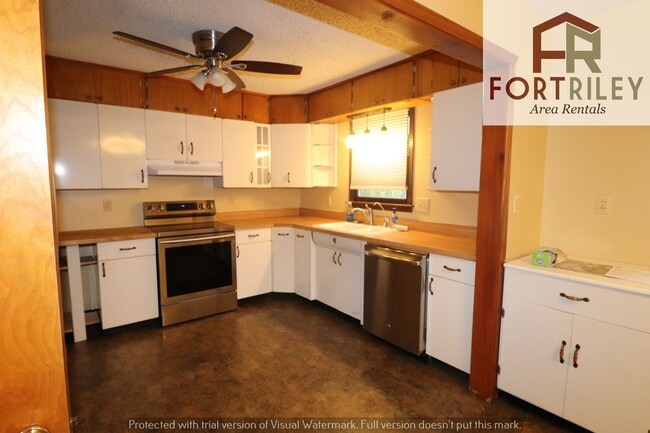 627 W 3rd St in Junction City, KS - Building Photo - Building Photo