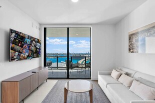 159 NE 6th St, Unit SI FL27-ID1036363P in Miami, FL - Building Photo