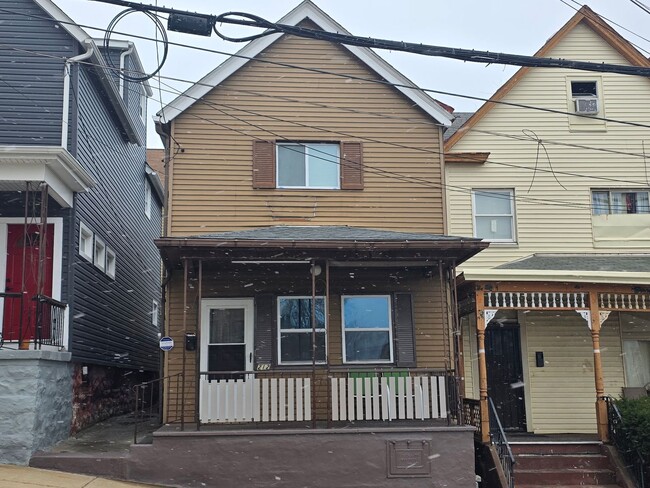 212 Kenmawr Ave in Braddock, PA - Building Photo - Building Photo