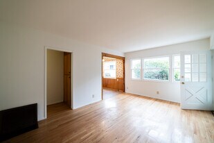 2217 Addison Way in Los Angeles, CA - Building Photo