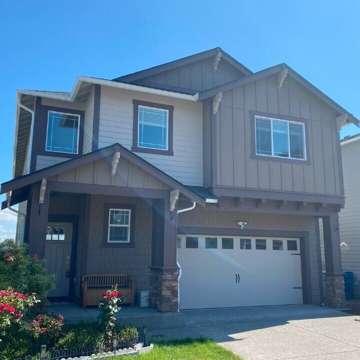 13741 SE 184th Pl in Renton, WA - Building Photo