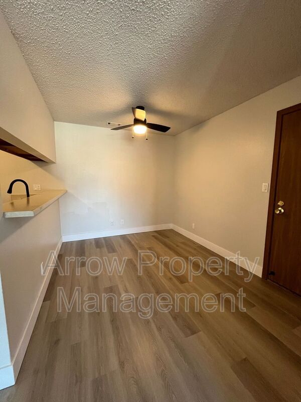 2340 N 44th St in Lincoln, NE - Building Photo - Building Photo