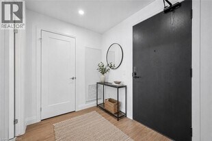 410 Westhaven St in Waterloo, ON - Building Photo