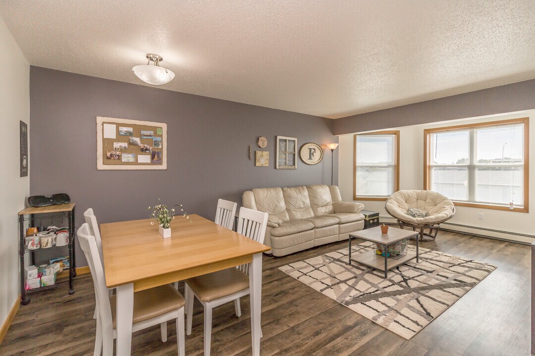 Alberta Heights Apartment Community in Bismarck, ND - Building Photo
