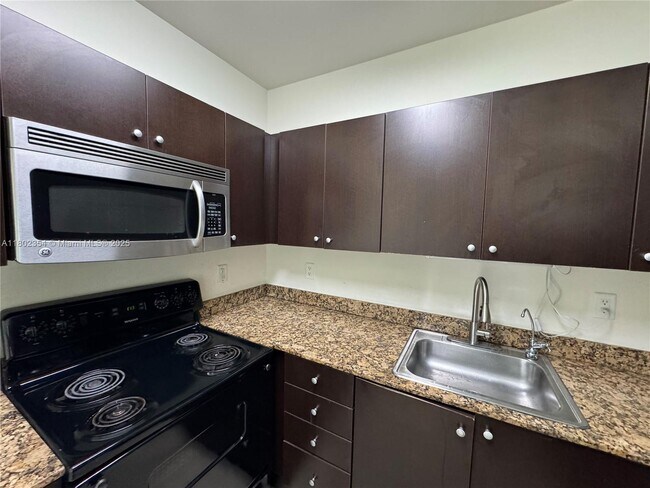 529 NE 62nd St in Miami, FL - Building Photo - Building Photo