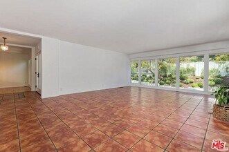 1255 N Norman Pl in Los Angeles, CA - Building Photo - Building Photo