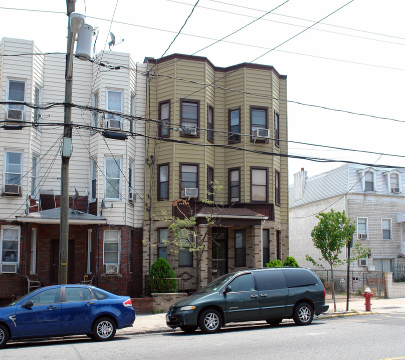 1810 Palisade Ave in Union City, NJ - Foto de edificio