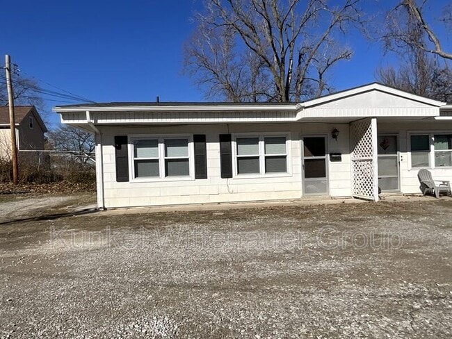 property at 4 Hickory Ct