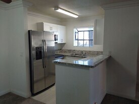 4050 Pacific Harbors Dr in Las Vegas, NV - Building Photo