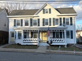 80 Main St in Lebanon, NJ - Building Photo