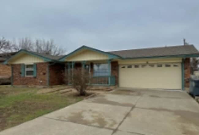 2710 NW Hilltop Dr in Lawton, OK - Building Photo - Building Photo