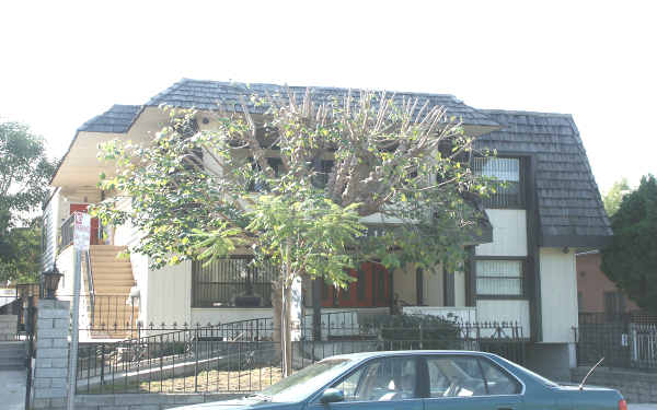 14108 Sylvan St in Van Nuys, CA - Building Photo - Building Photo