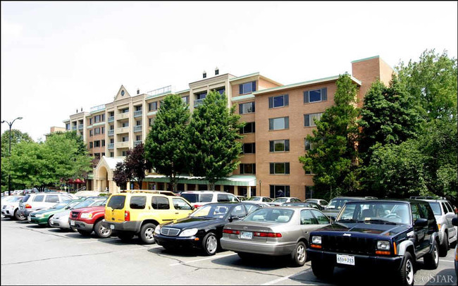 Main Street Green in Fairfax, VA - Building Photo - Building Photo