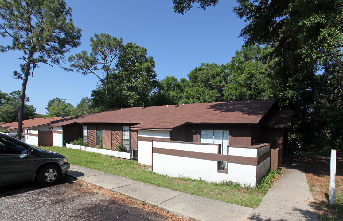 8411 Country Walk Dr in Pensacola, FL - Building Photo