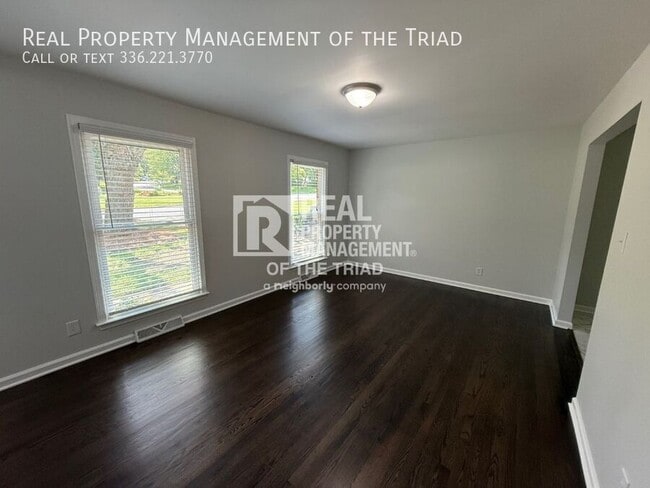 2206 Dulaire Rd in Greensboro, NC - Building Photo - Building Photo