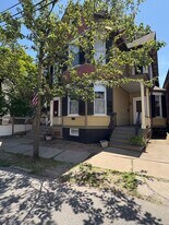24 Front St, Unit Apartment 1 in Schenectady, NY - Building Photo