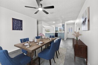 10027 Valley Sun Dr in Houston, TX - Building Photo - Building Photo