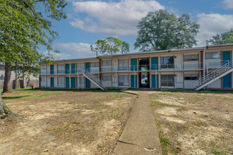 Brister Place in Memphis, TN - Foto de edificio - Building Photo