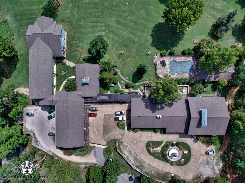 Fountain Place in Cherokee Village, AR - Building Photo