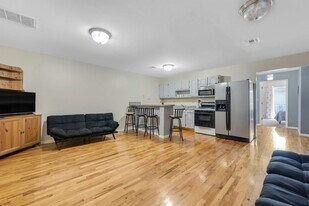 4413 Park Ave in Union City, NJ - Building Photo